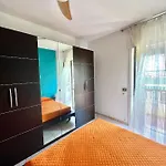 Apartament Waterfront 150 Mt Dal Mare
