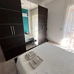 Waterfront 150 Mt Dal Mare Apartament