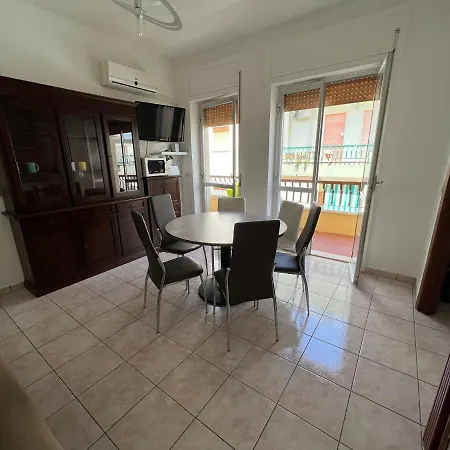 Appartamento Waterfront 150 Mt Dal Mare *