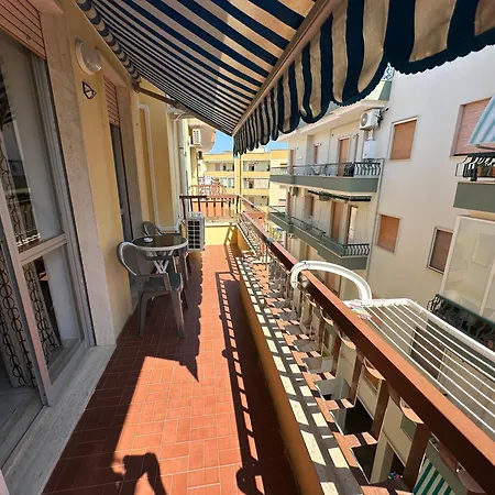 Apartamento Waterfront 150 Mt Dal Mare *
